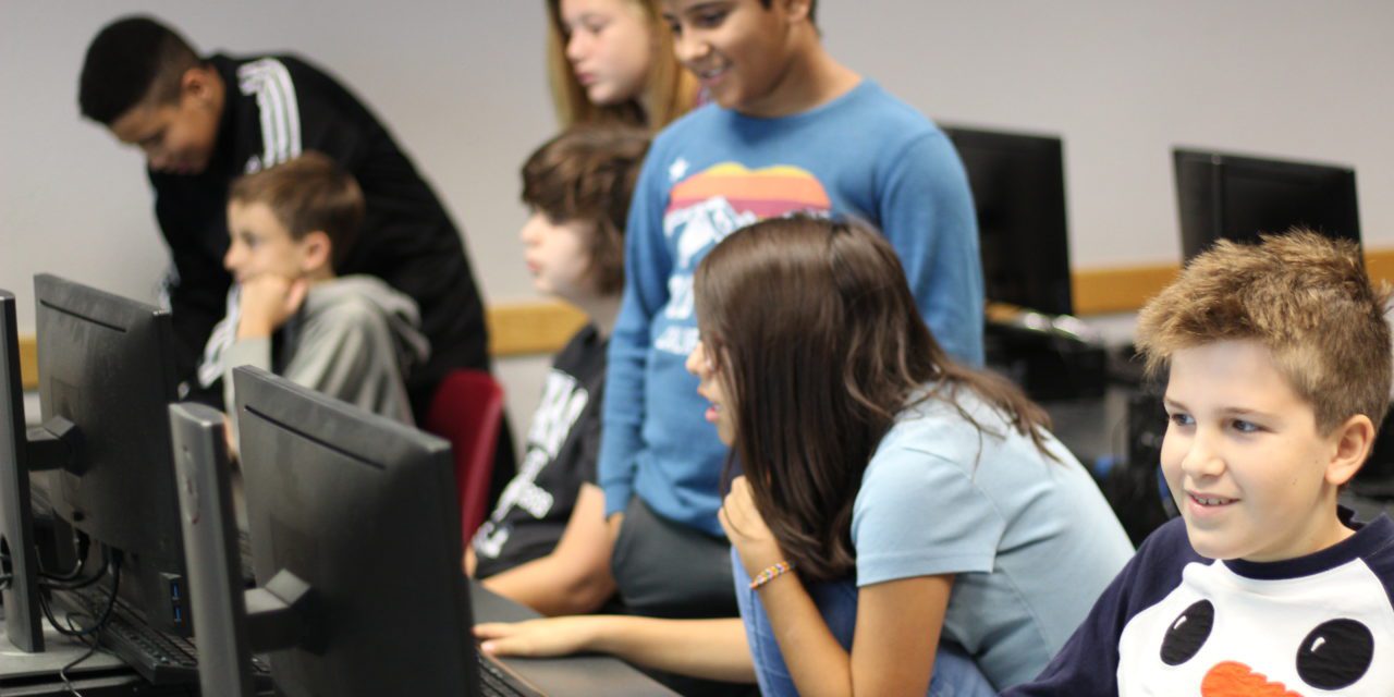 Computer Lab – Students – Ronald Reagan Elementary